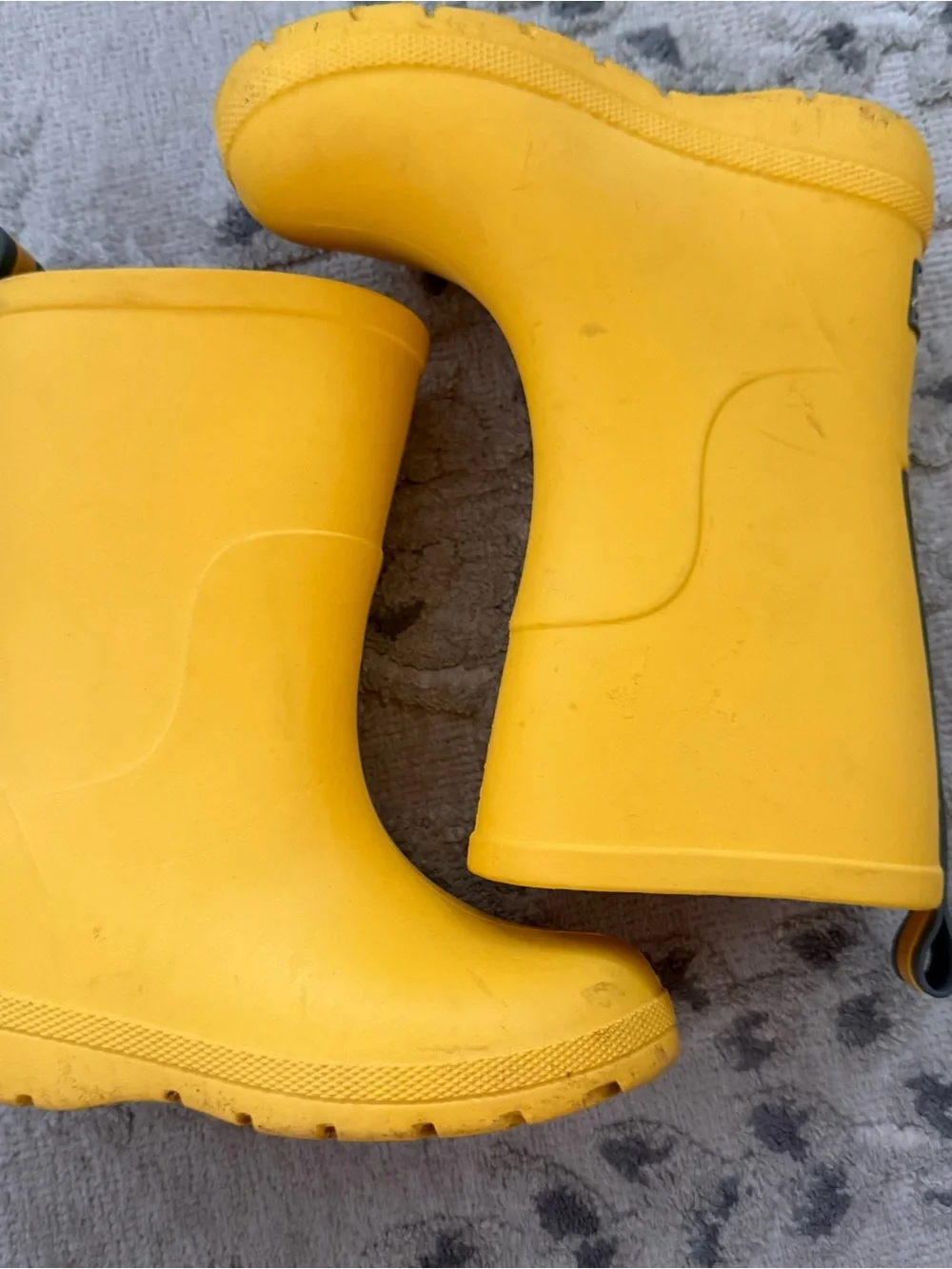 Totes brand Kids Yellow Rubber Rain Boots baby/toddler size 5-6